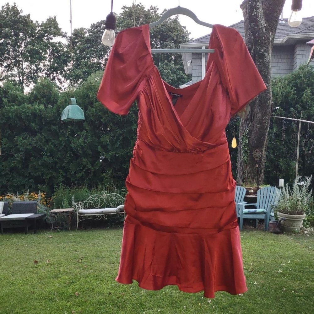 NWT silky ruched formal rust orange fishtail cocktail dress from Express size 6